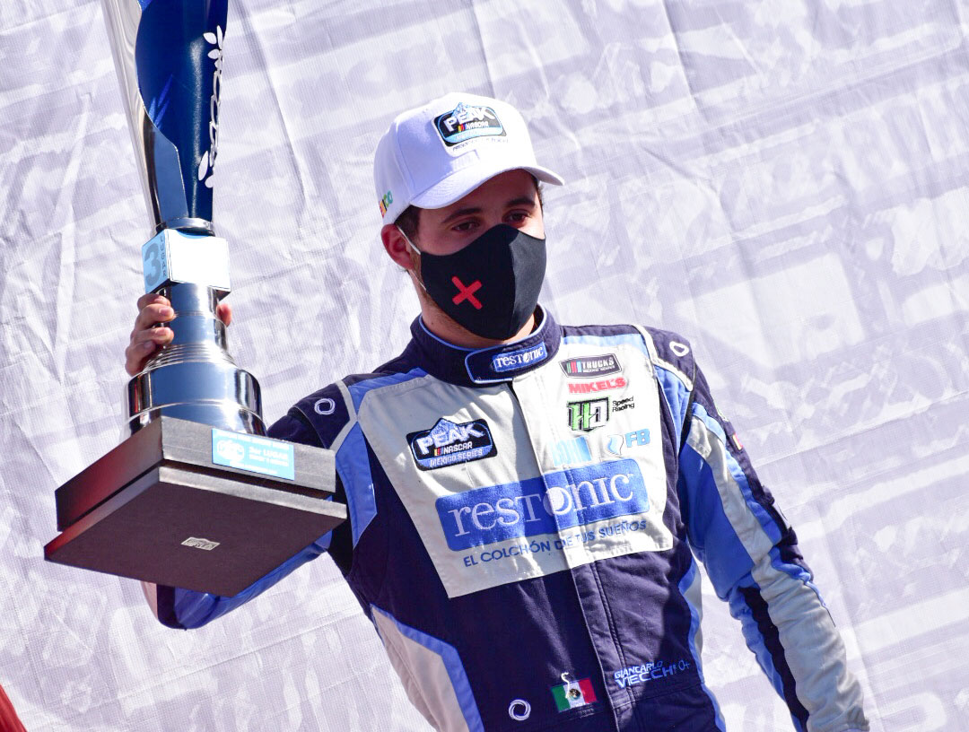 A UN DÍA DE LA FINAL, GIANCARLO VECCHI SUBE AL PODIO Y MANTIENE PUNTA DEL CAMPEONATO NASCAR MEXICO