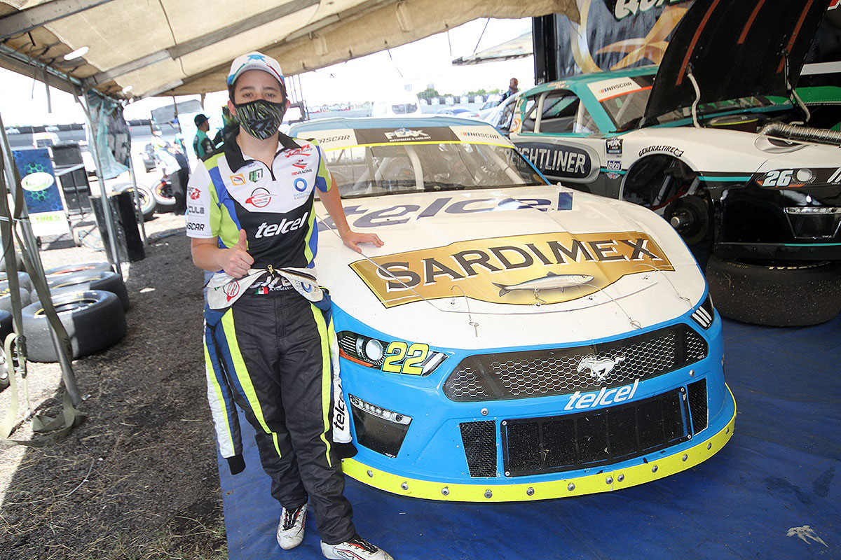 ANDRES PEREZ DE LARA “NOVATO DEL AÑO”, CONTINUARÁ EN NASCAR CHALLENGE