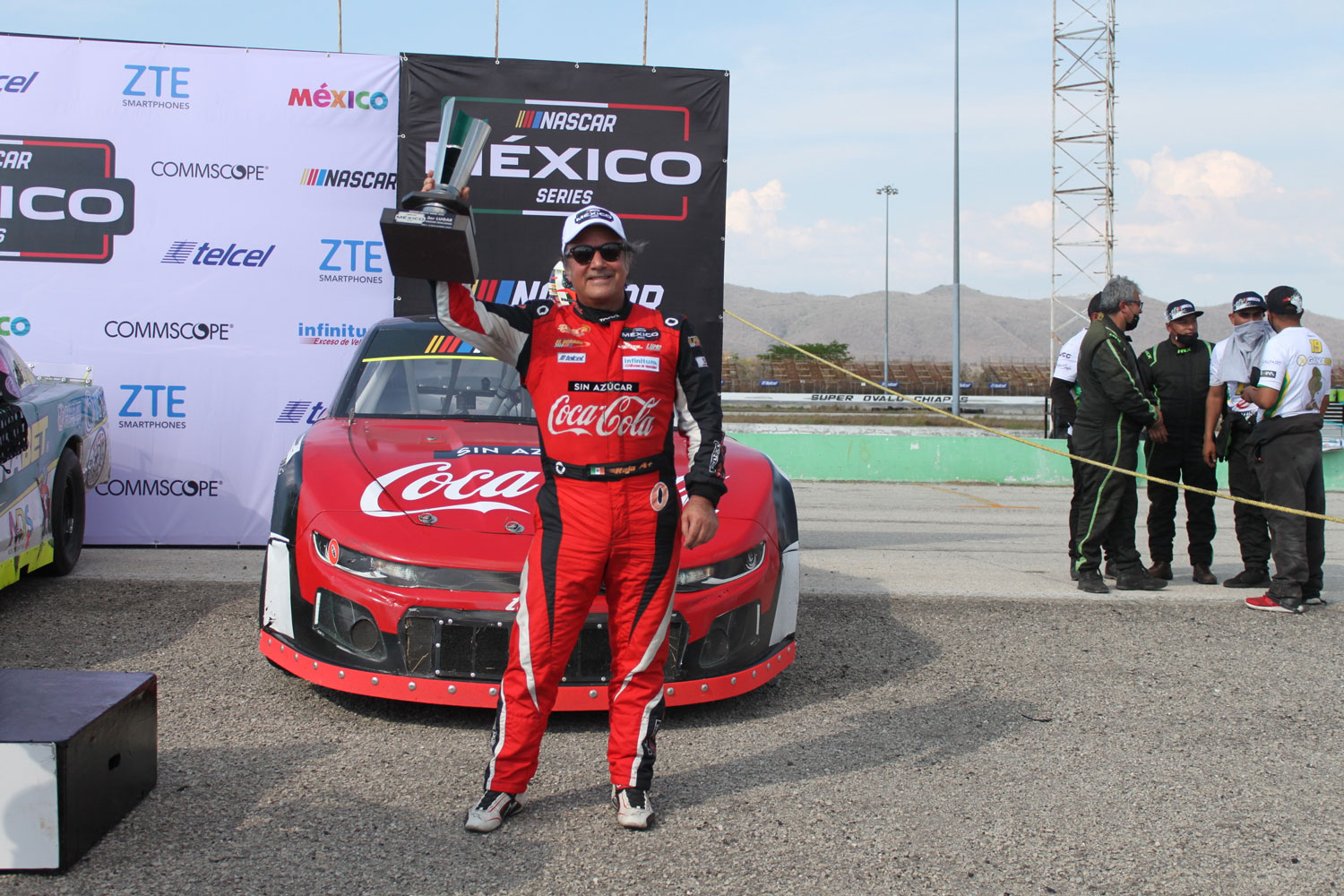 RAFAEL VALLINA SUBE AL PODIO EN NASCAR CHALLENGE