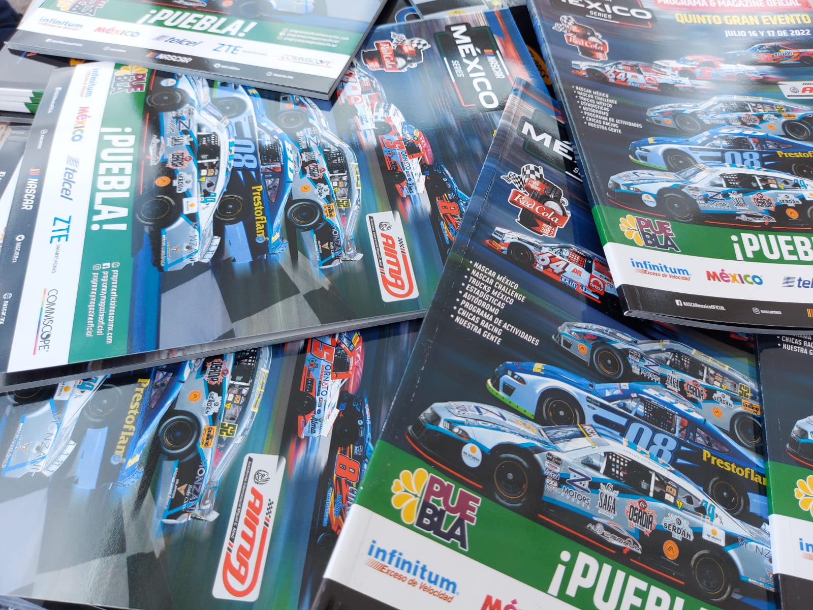 APARECE EN LA REVISTA OFICIAL DE NASCAR PUEBLA