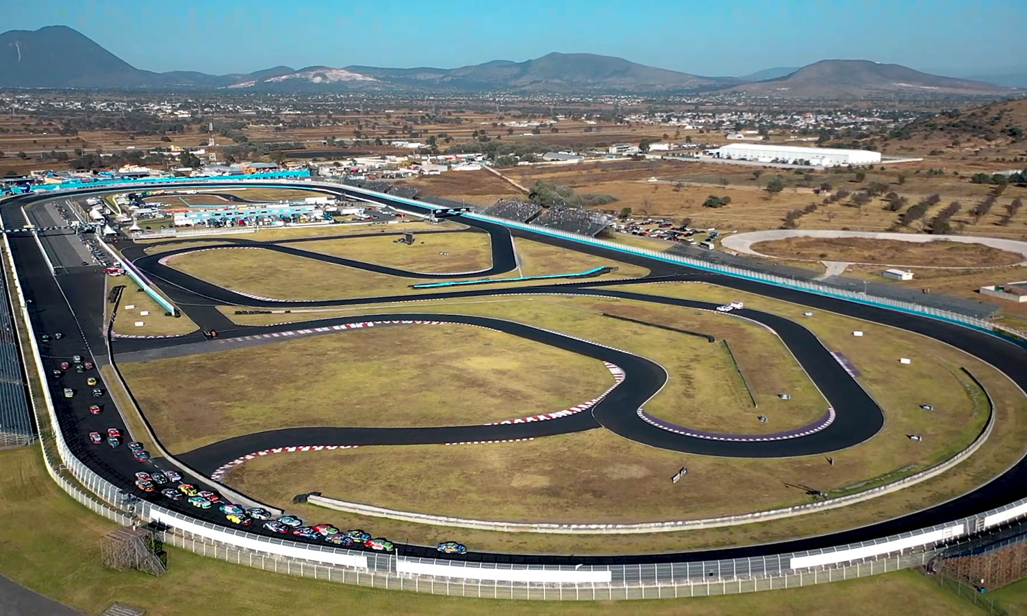 SPOT SOBRE EL GRAN PREMIO RED COLA DE ESTE FIN DE SEMANA EN EL AUTÓDROMO INTERNACIONAL MIGUEL E. ABED DE PUEBLA