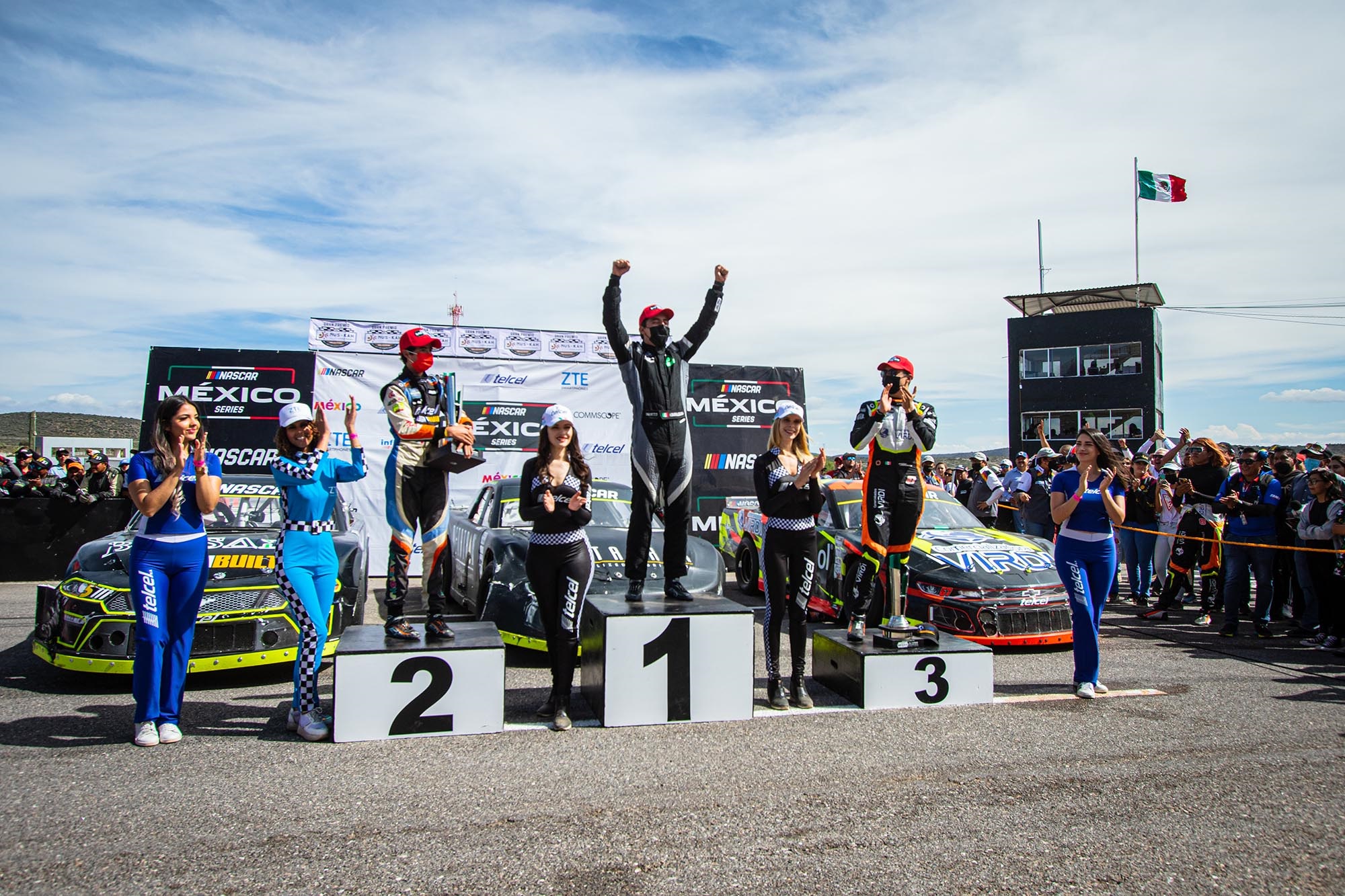 VÍCTOR BARRALES JR., CONSIGUIÓ EN CASA SU PRIMER TRIUNFO DE NASCAR CHALLENGE