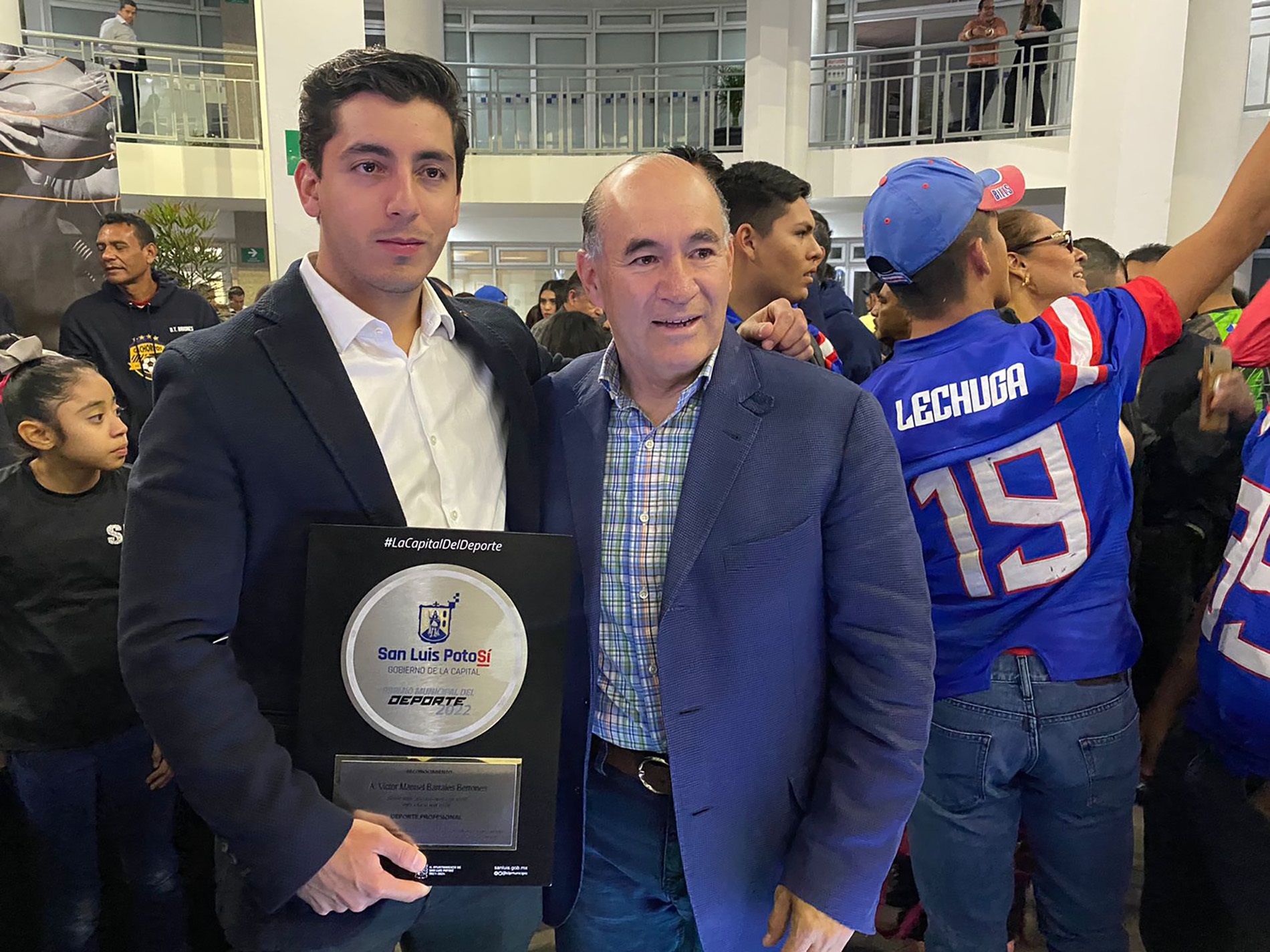 VÍCTOR BARRALES JR., GANA EN LA D-BOX ENASCAR INTERNATIONAL IRACING SERIES Y RECIBE EL “PREMIO MUNICIPAL DEL DEPORTE” EN S.L.P.