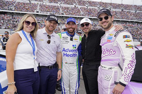 DANIEL SUÁREZ SE DIRIGE A FONTANA PARA LA SEGUNDA FECHA DE NASCAR CUP