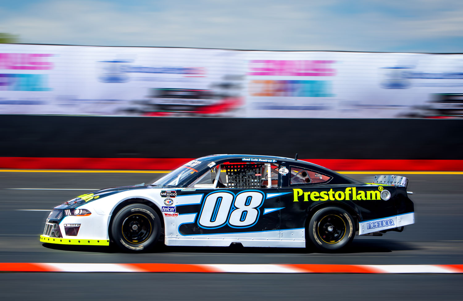 JOSÉ LUIS RAMÍREZ ES UNO DE LOS PILOTOS MÁS ICÓNICOS DE NASCAR MÉXICO SERIES.