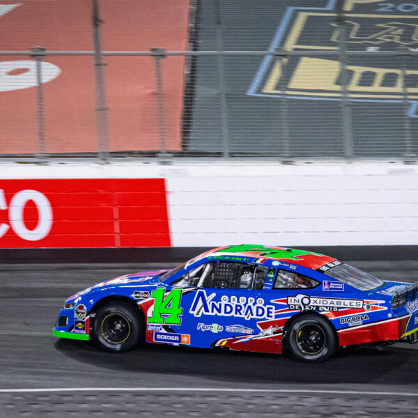 ALEX DE ALBA Y EL ALESSANDROS RACING, SALIERON CON TOP-3 DE NASCAR MÉXICO EN EL MEMORIAL COLISEUM