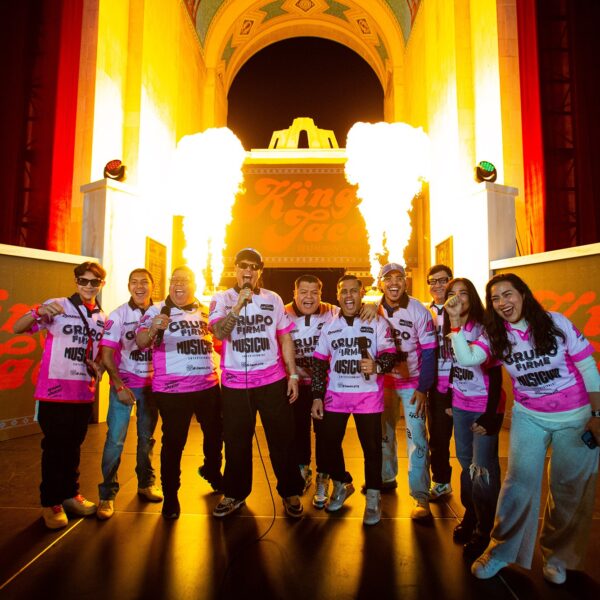 INICIO FIRME DE REGINA SIRVENT Y LA ESCUDERÍA FIRME RACING, EN EL MEMORIAL COLISEUM DE LOS ÁNGELES