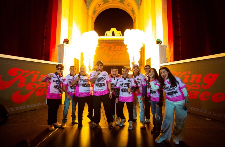 INICIO FIRME DE REGINA SIRVENT Y LA ESCUDERÍA FIRME RACING, EN EL MEMORIAL COLISEUM DE LOS ÁNGELES