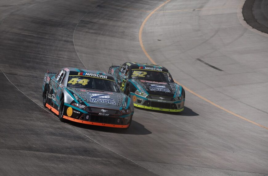 BUSCAN LOS ZANELLA ASEGURAR PASE A PLAYOFFS EN NASCAR