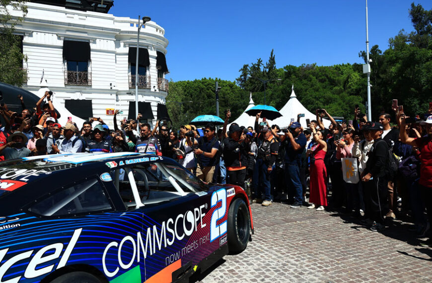 SE REALIZÓ CON ÉXITO EN PUEBLA, EL PARADE DE NASCAR MÉXICO SERIES