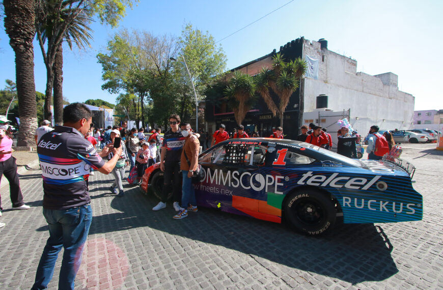 FIESTA DEL DEPORTE MOTOR CON EL NASCAR MÉXICO SERIES PARADE, EN PUEBLA