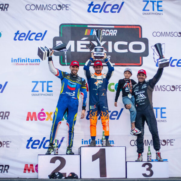 JULIO REJÓN IMPONENTE Y EL CAMPEÓN DE NASCAR MÉXICO SERIES ES RUBÉN GARCÍA JR.