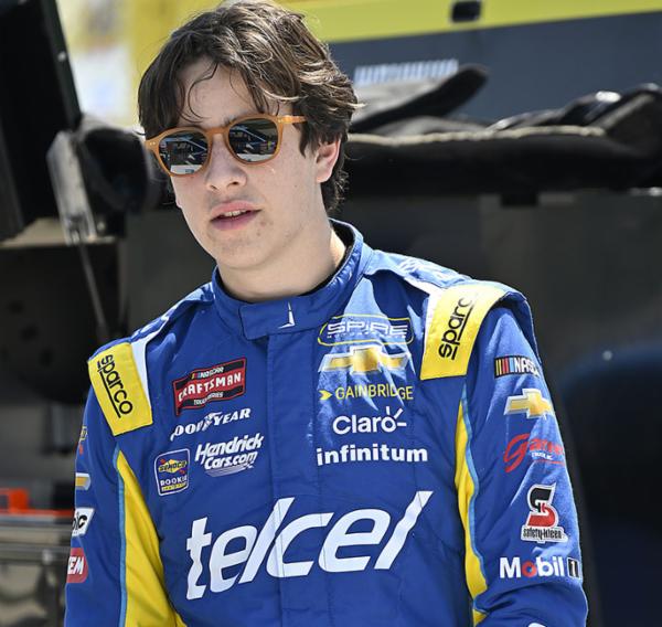 PÉREZ DE LARA, A LA CONQUISTA DE LA PISTA CORTA DE NORTH WILKESBORO EN LA CAMIONETA TELCEL-CLARO-INFINITUM