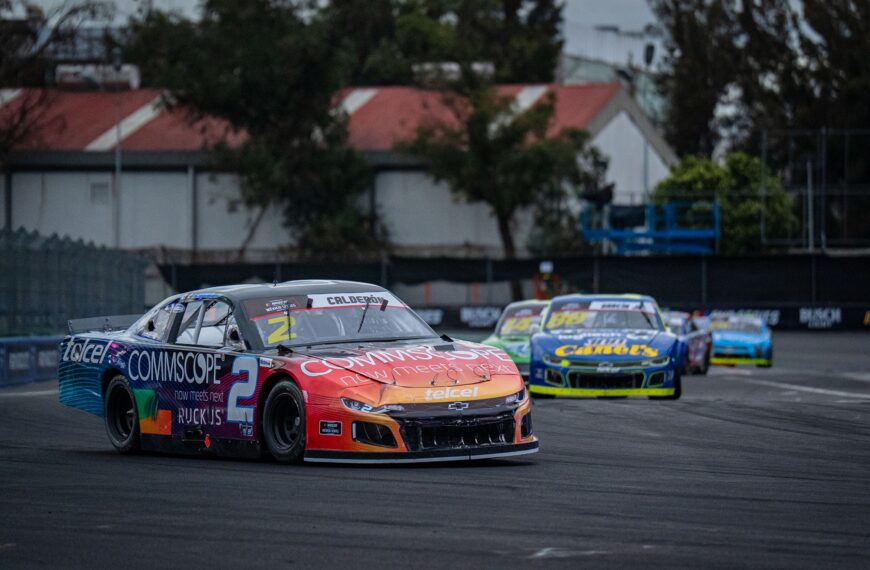 ABRAHAM CALDERÓN DE COMMSCOPE-TELCEL, GANÓ UNA CARRERA INFARTANTE EN EL HERMANOS RODRÍGUEZ