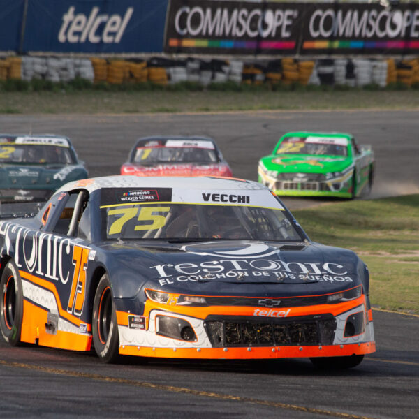 GIANCARLO VECCHI SE IMPONE EN NASCAR CHALLENGE