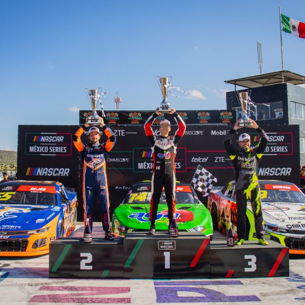 ALEX DE ALBA GANA LA TERCERA CARRERA DE PLAYOFFS EN SAN LUIS POTOSí, DENTRO DE NASCAR MÉXICO SERIES